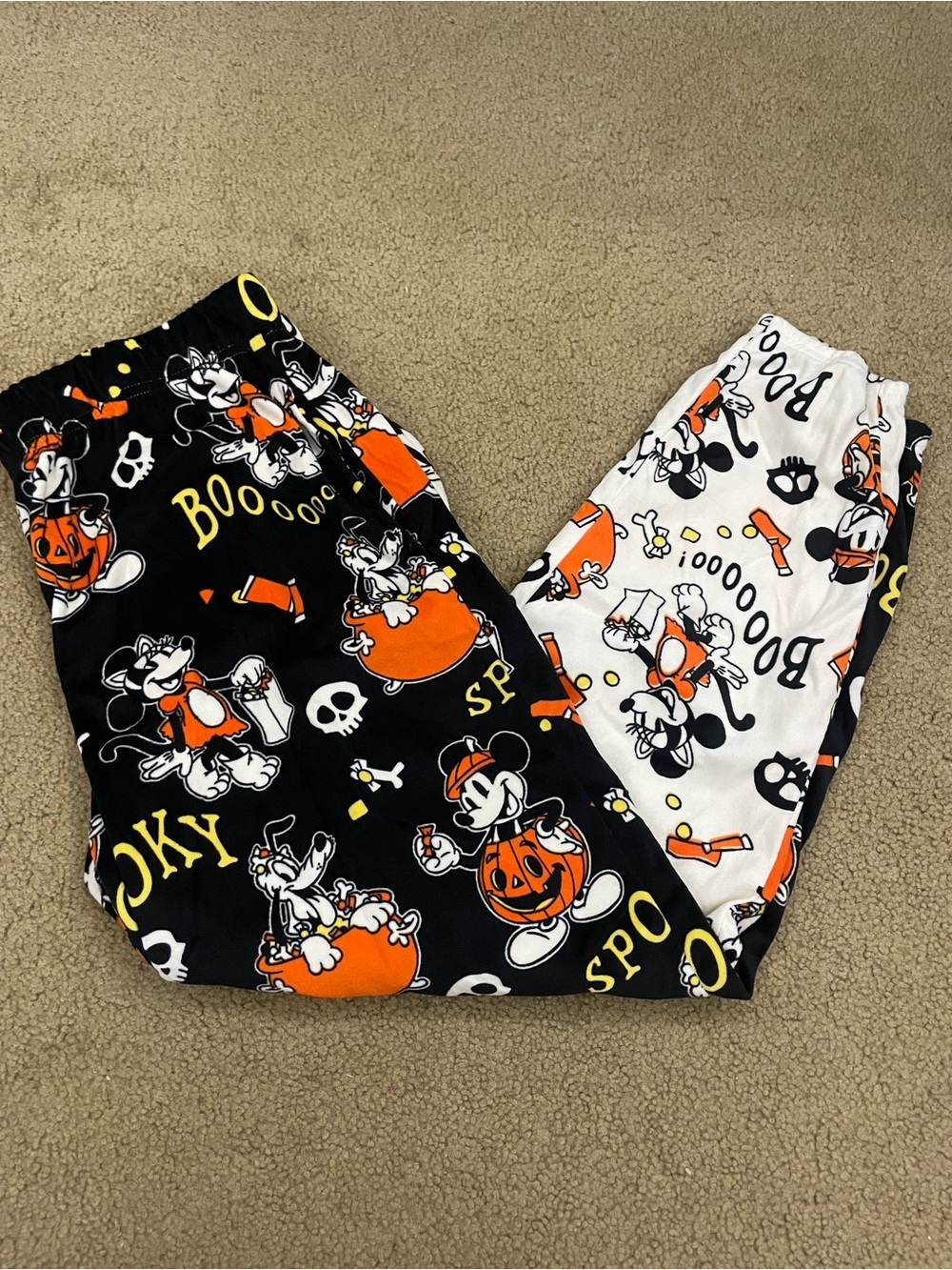 Women’s Halloween Cartoon Pumpkin Pajama Pants - Black & White